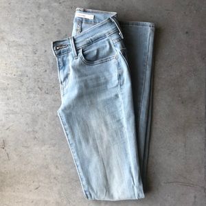 NWOT Levi’s 710 Super Skinny Jeans